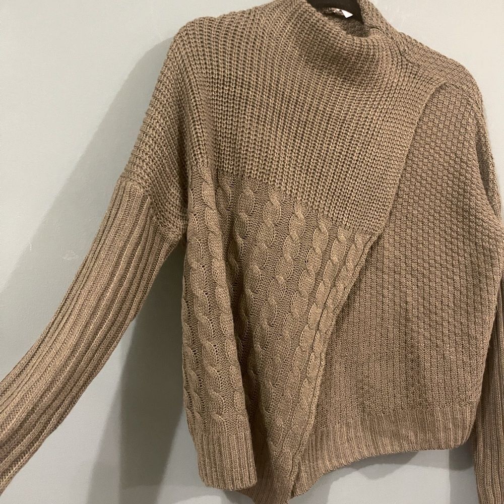 🫒 OLIVE LAYERED-FRONT SWEATER